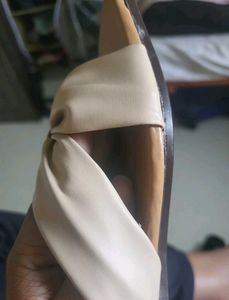 women bow Detail cream sandal 👡