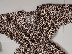 Clearance Scale Price Drop Beautiful Peplum Top