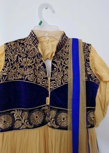 Elegant Ethnic gown with dupatta..