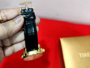 Timex Gold-Tone Watch ⚡with Black Leather Band