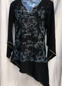 502610. Heart Graphic Long Sleeve Top