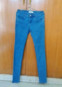 SKINNY BLUE JEANS