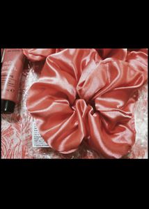 Clinique Aveda Shampoo+ Scrunchies Kit