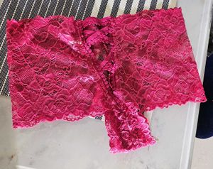 N-Gal Lacy Thong Fucia Colour, brand New