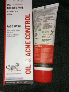 Chemist at Play Face Wash