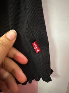 Levi’s Ribbed Top