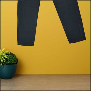 women Black straight Cargo jeans size 32 (O-52)