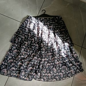 Price Drop ✨Dressberry Floral Black Skirt
