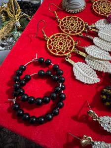Earrings (8 Pairs)