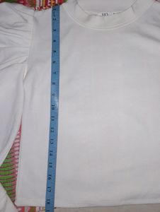 white puff sleeves top