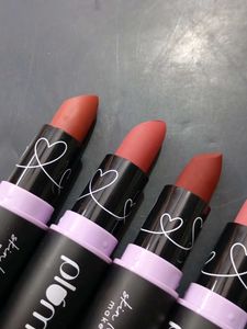 Plum Lipstick Set