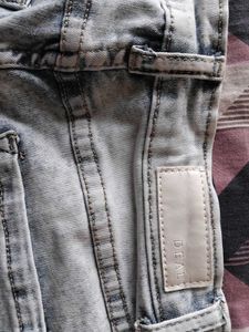 Deal Denim Ripped Shorts