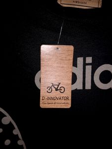 Design T-shirt With Full Sleeves..