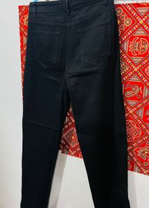 URBANIC Split Straight Leg Jeans