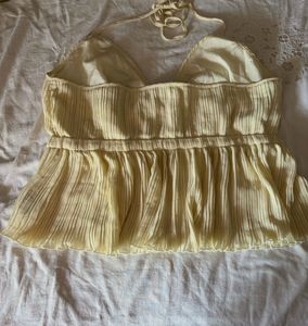 FOREVER 21 BEAUTIFUL PLEATED TOP