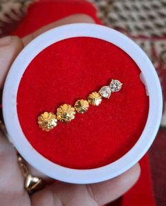 Stud Earrings Gold