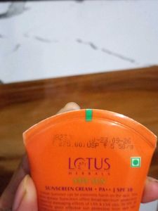 Lotus Herbals Sunscreen PA ++ UVA, SPF 30 UVB