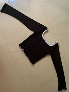 Chic Black Long Sleeve Crop Top