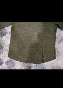 ✅ZARA&#39;s Embroidered Olive Green Top✅