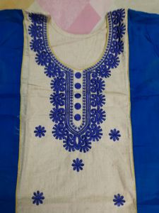 Women&#39;s Dark Blue &amp; Off-White Embroidered Kurti Size S