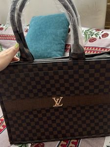 Fresh New Louis Vuitton Tote 👜 Bags