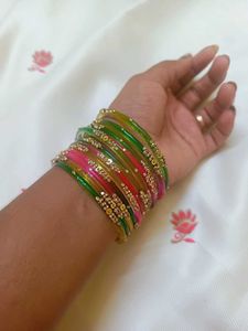 New trendy glass bangles