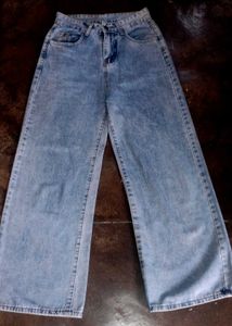 Straight Fit Baggy Jeans