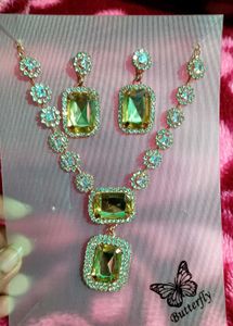Elegant Green Stone Jewelry Set