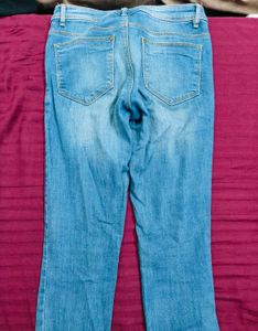 Navy Blue Fitted Jeans With Faded Style