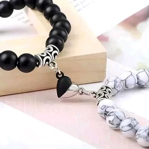 Couple&#39;s Magnetic Beaded Bracelets