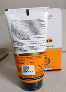 DR. SHETHS CERAMIDE &amp; VITAMIN C SUNSCREEN