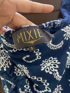 Blue &amp; White Print Crop Top