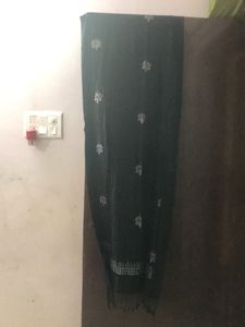 Combo Of Black And White Stoles
