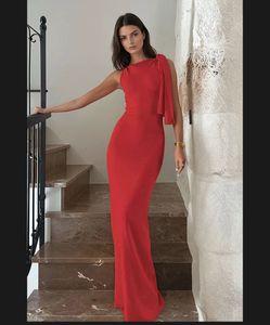 Elegant Red One-Shoulder Gown