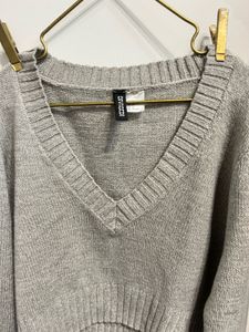 H&amp;M Grey Cropped Pullover