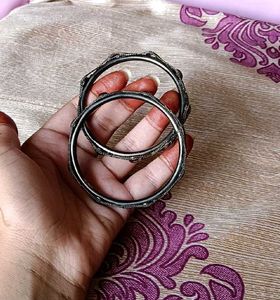 Cute Earrings+ Kangans