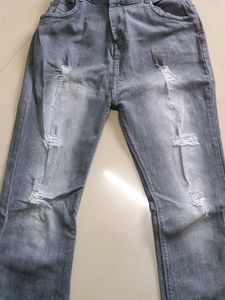 Stretchable Ripped Flare Jeans