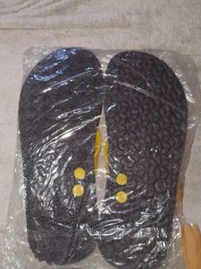 UTO Men&#39;s Flip Flops - Size 7 Black &amp; Yellow
