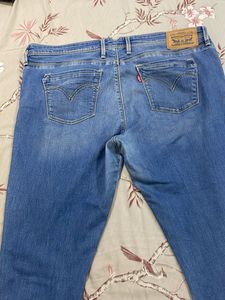 Levi&#39;s Women&#39;s 711 Skinny Jeans