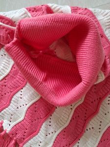 pink woollen poncho🌻