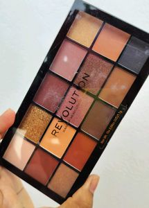 Makeup Revolution Nude Eyeshadow Palette