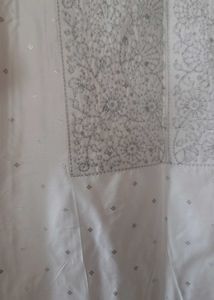 Avassa White Kurti