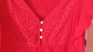 Notations l Red Sleeveless Top