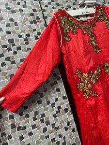 Flayerd Suit Floor Touch