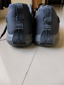 Sports Shoes With Ultra Cushion