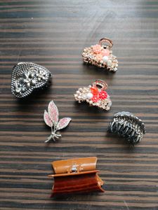 Hear Clutchers And One Saree Pin
