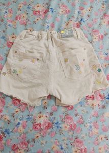 LIFE Embroidered White Denim Shorts Size 8-9 Years