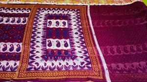 Paisley Saree With Blouse Piece