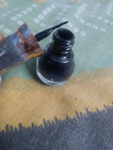 Water Proof Eyeliner Color Is Black