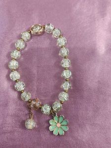 Daisy Charm Beaded Bracelet